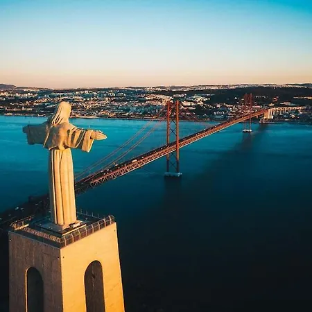 Lisbon Tagus River - Almada Exterior photo